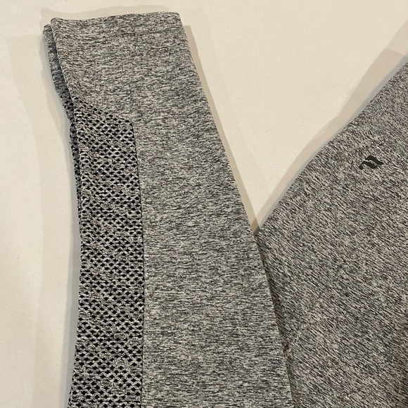 Fabletics yoga pants size small - Picture 4 of 6